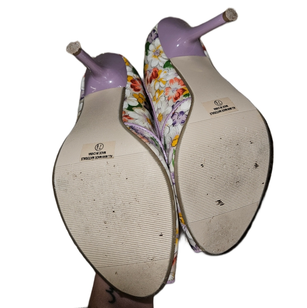 Flower Power Heels - Picture 3 of 8